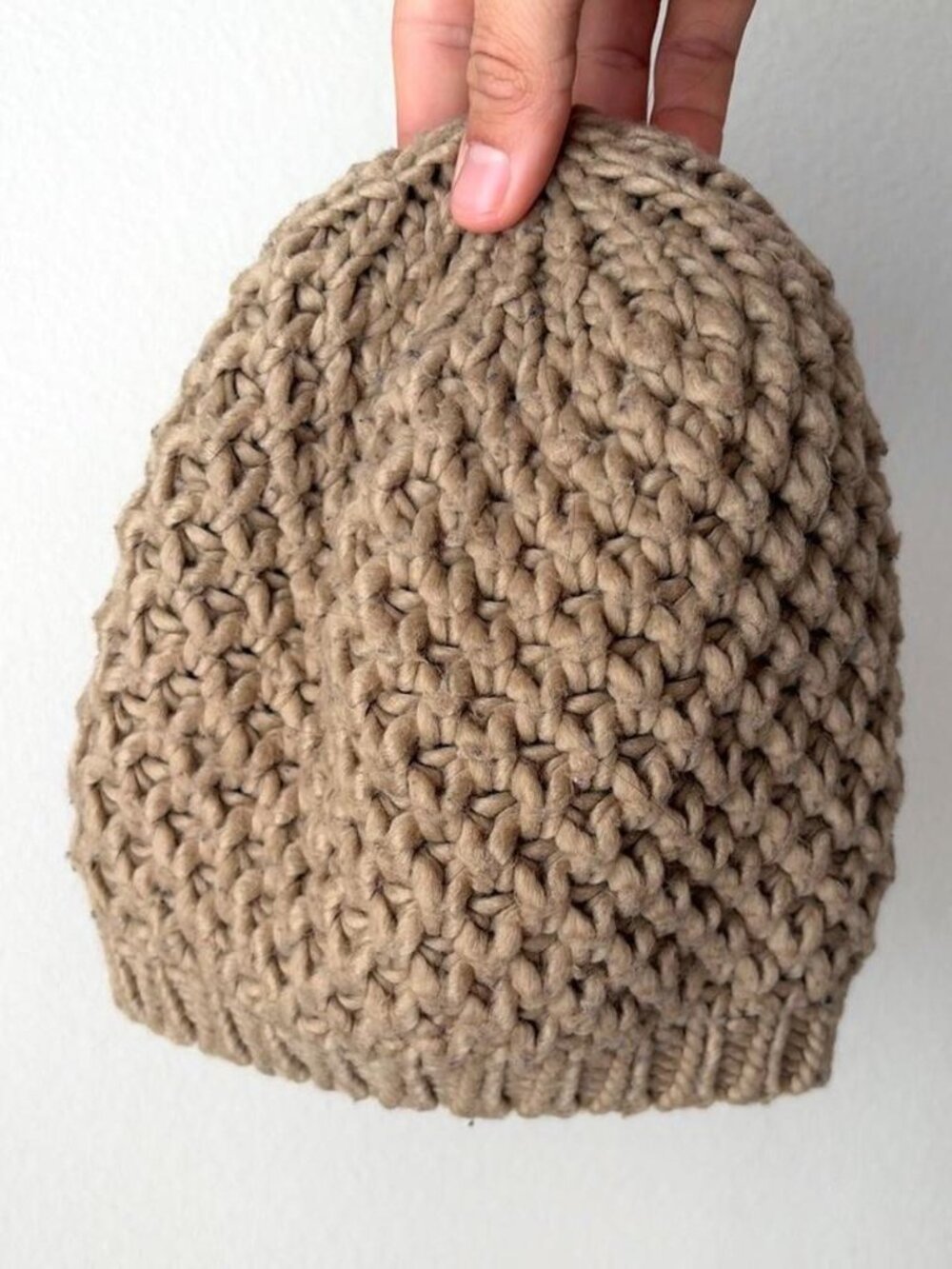 Old Navy tan knit beanie hat vintage y2k 2000s